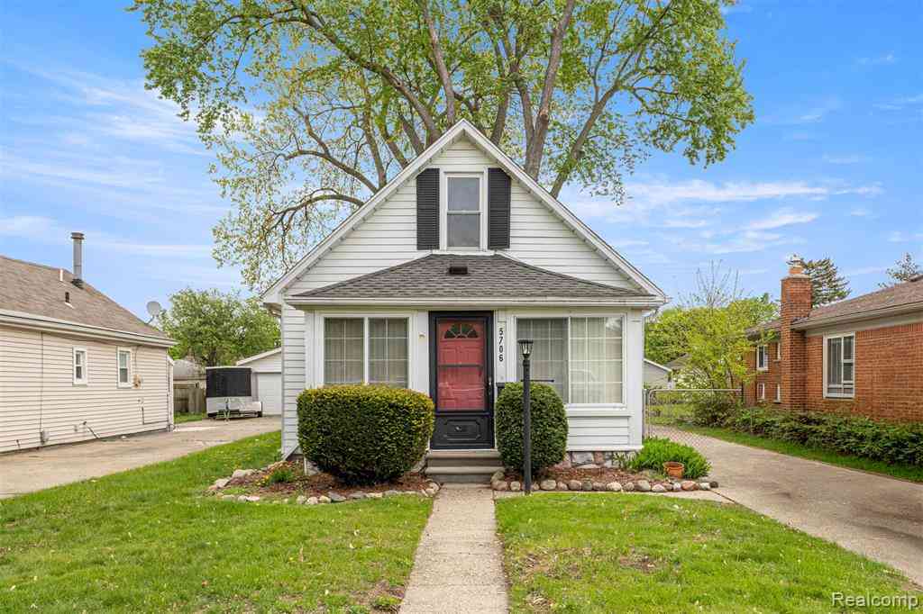 Homes For Sale - 5706 Robindale Avenue <br/> Dearborn Heights, MI 48127