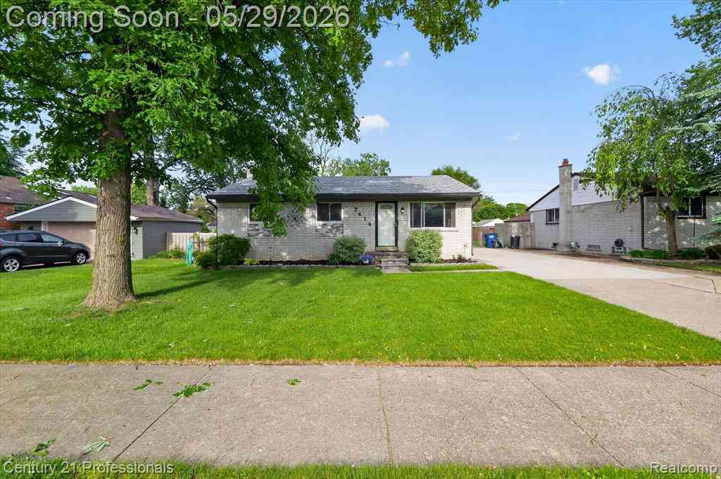 Homes For Sale - 7414 Gilman Street <br/> Westland, MI 48185