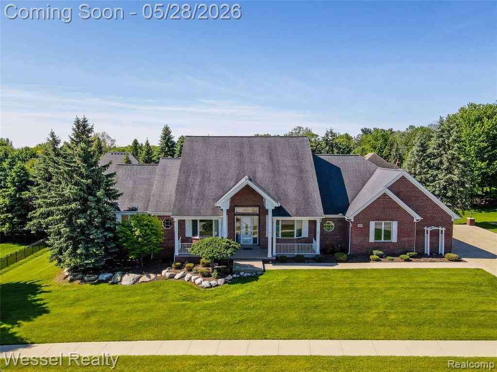 Homes For Sale - 5922 Lakeview Drive <br/> Macomb County, Washington, MI 48094