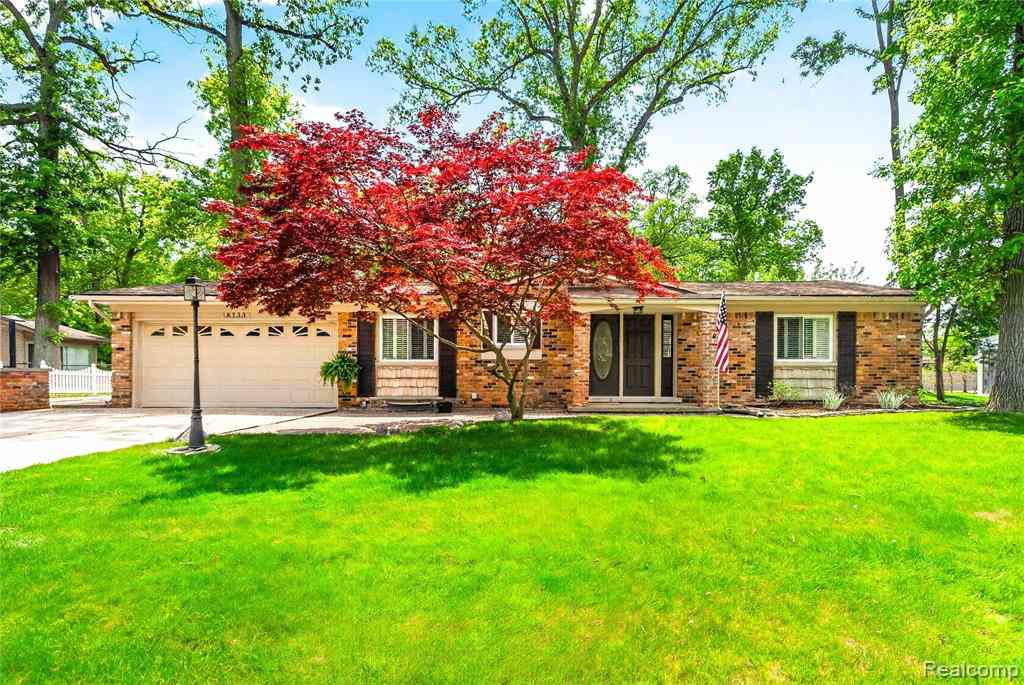 Homes For Sale - 8733 Woodside Drive <br/> Wayne County, Grosse Ile, MI 48138