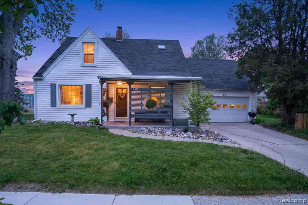 Homes For Sale - 338 Kensington Road <br/> Lansing, MI 48910