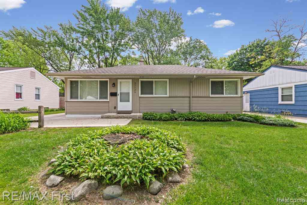 Homes For Sale - 27726 Lexington Parkway <br/> Southfield, MI 48076