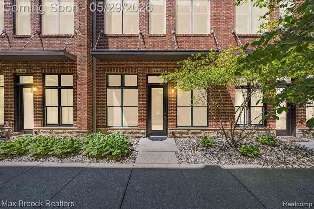 Condo For Rent - 420 Lewis Court <br/> Birmingham, MI 48009