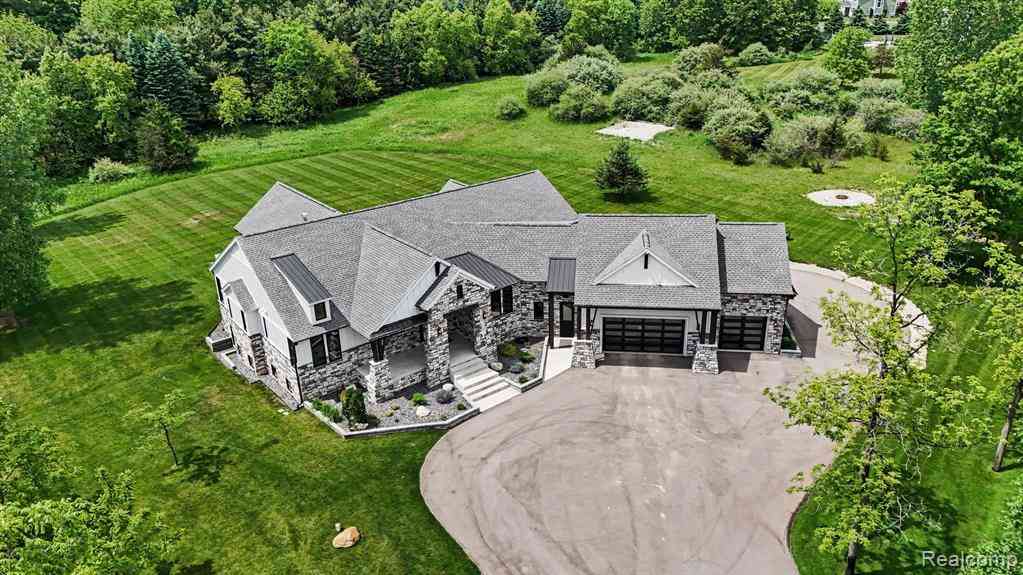 Homes For Sale - 5015 Birch Drive <br/> Oakland County, Davisburg, MI 48350