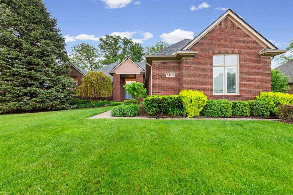 Homes For Sale - 54316 Black Cherry Lane <br/> Shelby Twp, MI 48315