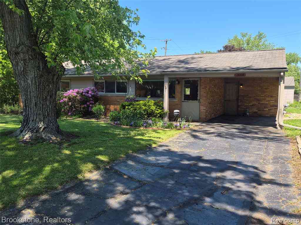 Homes For Sale - 2664 Penna Drive <br/> West Bloomfield, MI 48324