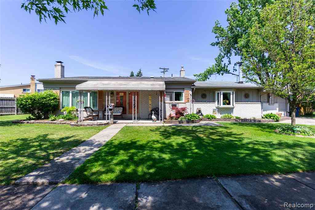 Homes For Sale - 8315 Ingram Street <br/> Westland, MI 48185
