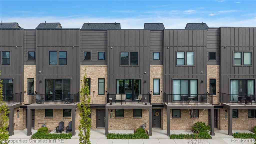 Condo For Sale - 1083 Hampton Circle <br/> Detroit, MI 48207