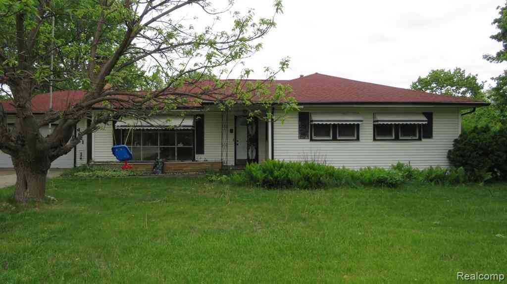 Homes For Sale - 4621 S Martin Luther King Jr Boulevard <br/> Lansing, MI 48910