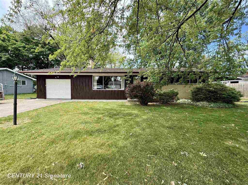 Homes For Sale - 1221 Sauk Lane <br/> Saginaw, MI 48638