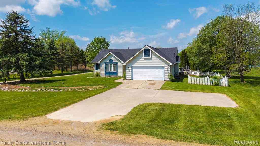 Homes For Sale - 1041 Mackie Road <br/> Lapeer County, Almont, MI 48003