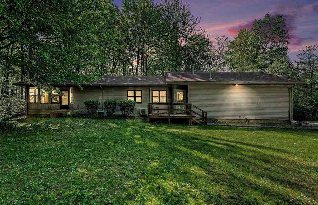 Homes For Sale - 1038 E Freeland Road <br/> Midland County, Midland, MI 48637