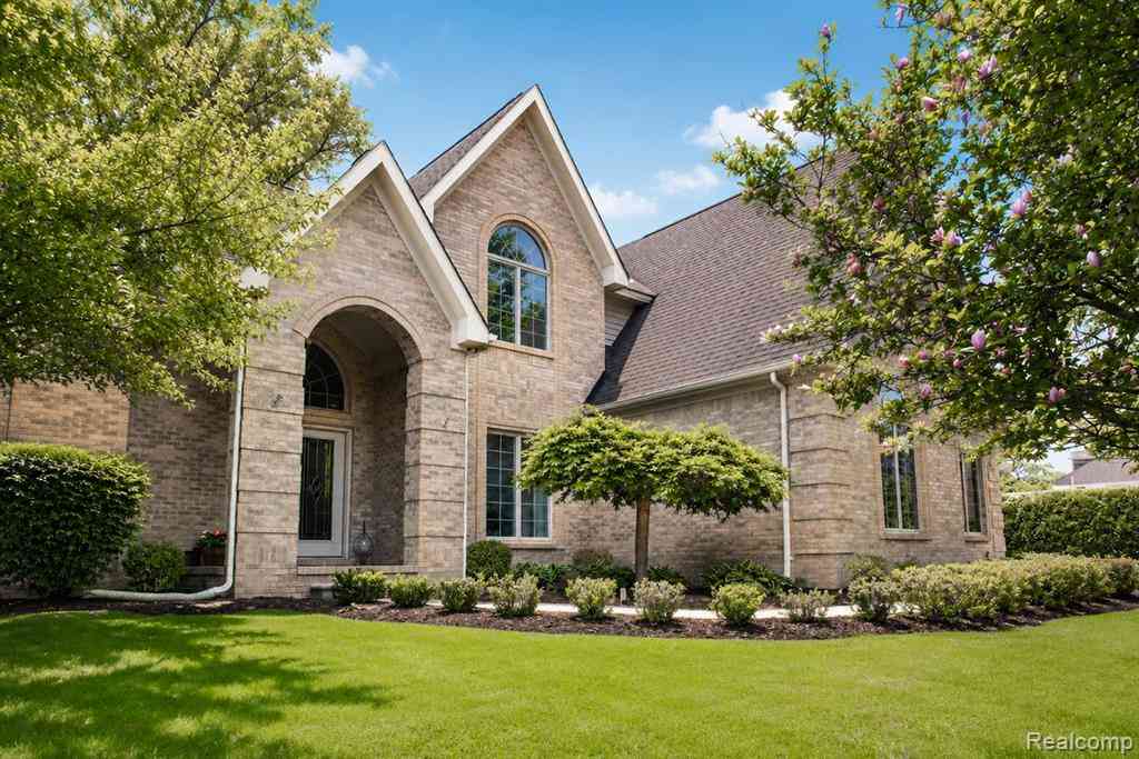 Homes For Sale - 9194 Orion Drive <br/> Brighton, MI 48114
