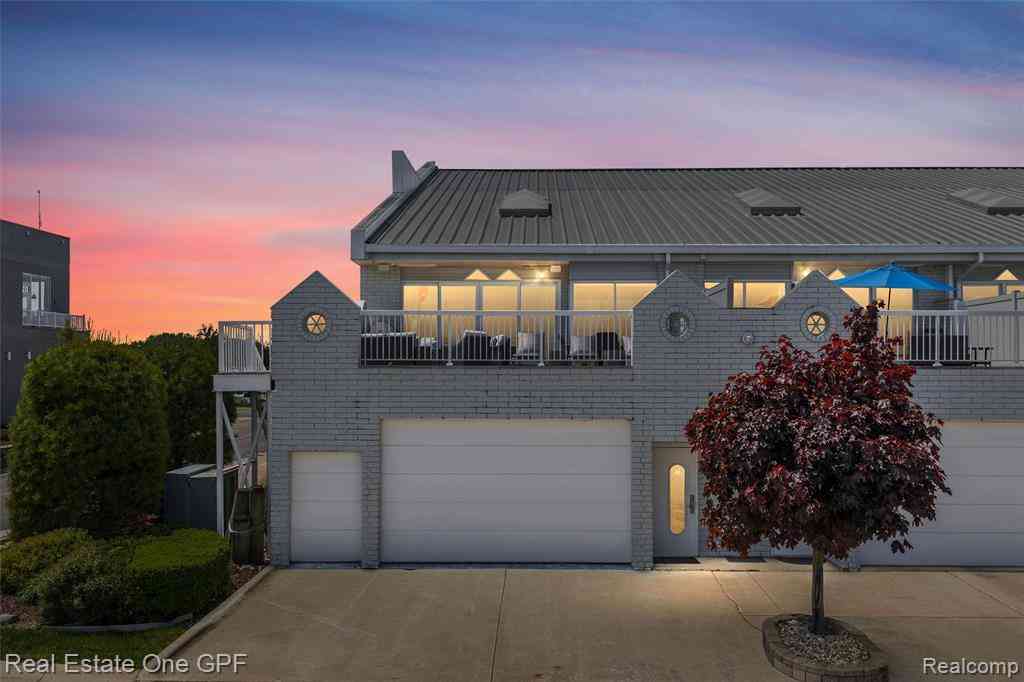 Condo For Sale - 46 Evergreen Drive  #1<br/> Harrison Township, MI 48045