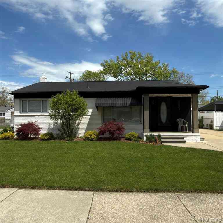 Homes For Sale - 29824 Manhattan Street <br/> Saint Clair Shores, MI 48082