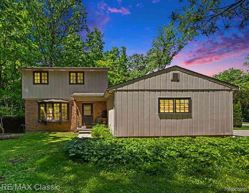 Homes For Sale - 23493 Cora Avenue <br/> Oakland County, Farmington Hills, MI 48336