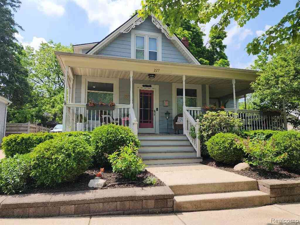 Homes For Rent - 227 West Street <br/> Northville, MI 48167