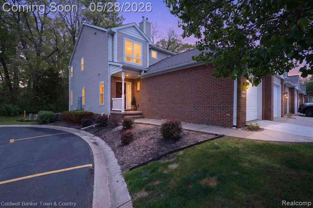 Condo For Sale - 5551 Woodruff Shore Drive <br/> Brighton, MI 48116