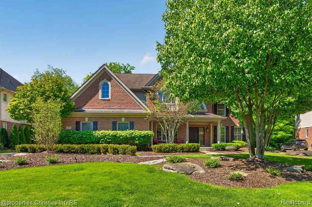 Homes For Sale - 15639 Merion Court <br/> Northville, MI 48168