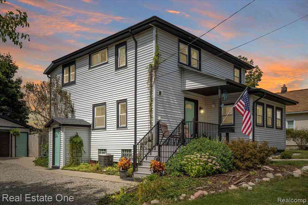 Homes For Sale - 128 S Slater Street <br/> Lake Orion, MI 48362
