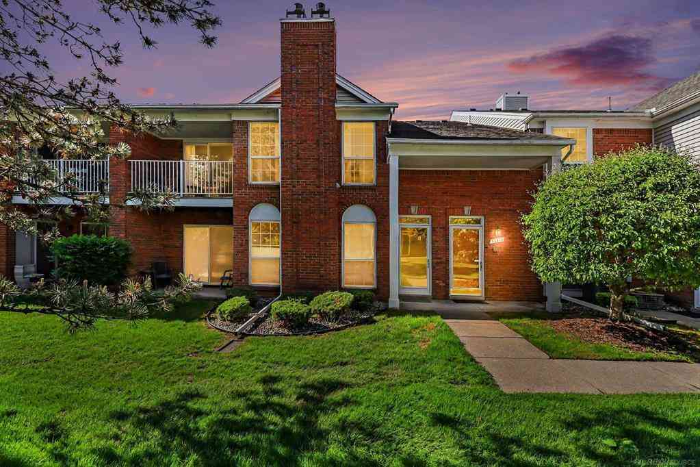Condo For Sale - 52328 Heatherstone Avenue <br/> Macomb, MI 48042
