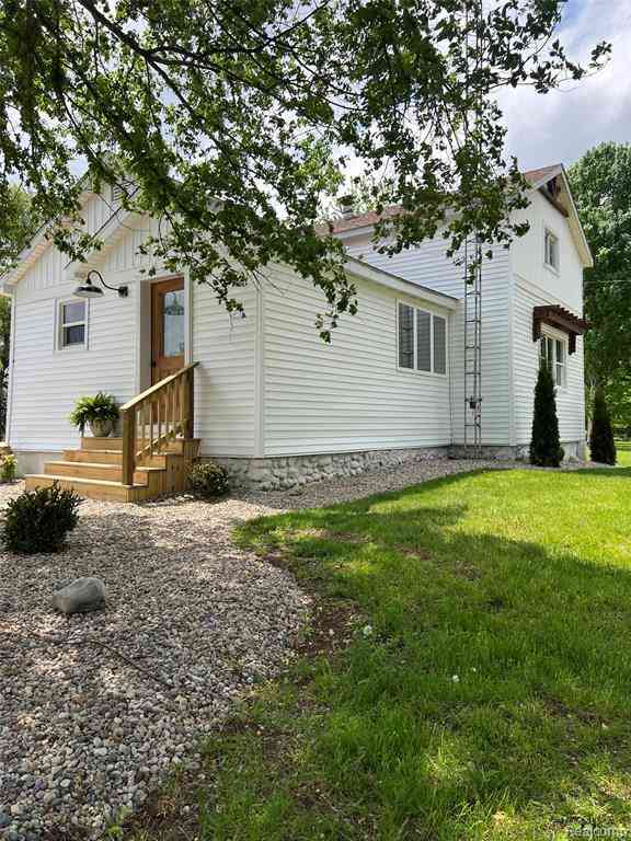 Homes For Sale - 12301 Niblock Road <br/> Saginaw County, Chesaning, MI 48616
