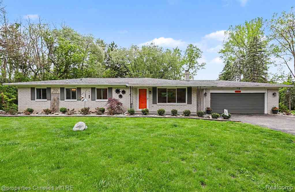 Homes For Sale - 6905 W Church Street <br/> Clarkston, MI 48346