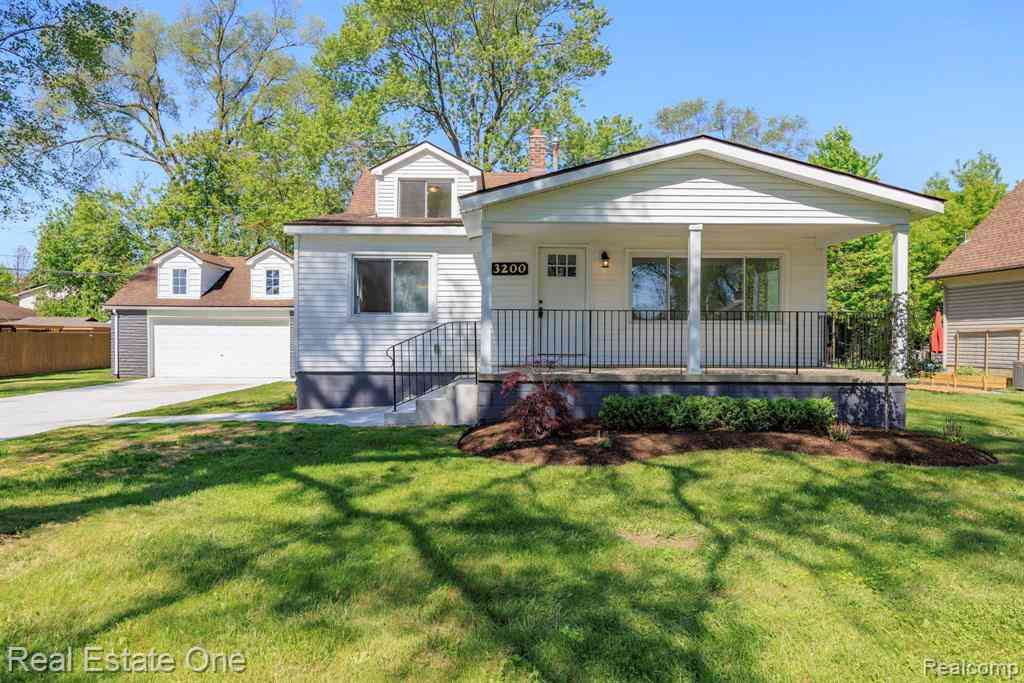 Homes For Sale - 3200 Hessel Avenue <br/> Rochester, MI 48307
