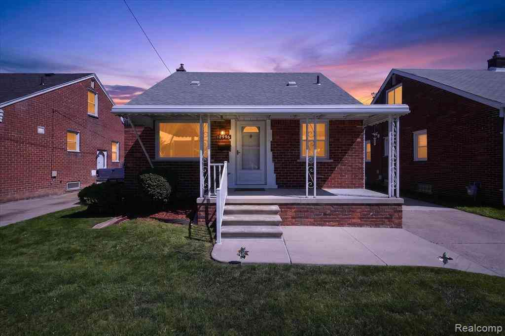 Homes For Sale - 12996 Callender Street <br/> Southgate, MI 48195