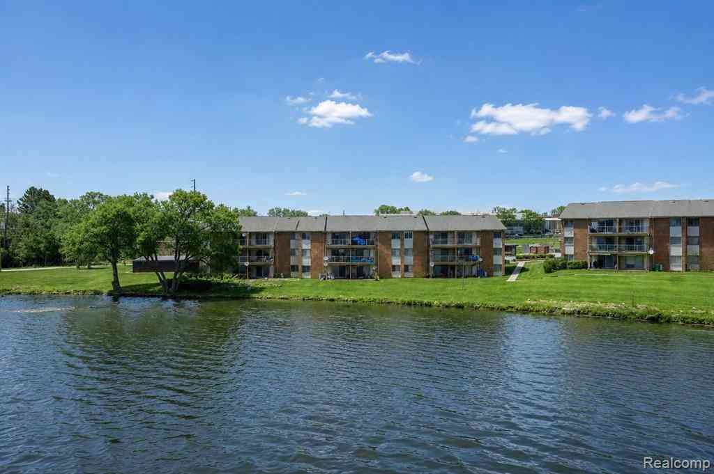 Condo For Rent - 1928 Klingensmith Road  #63C<br/> Bloomfield Hills, MI 48302