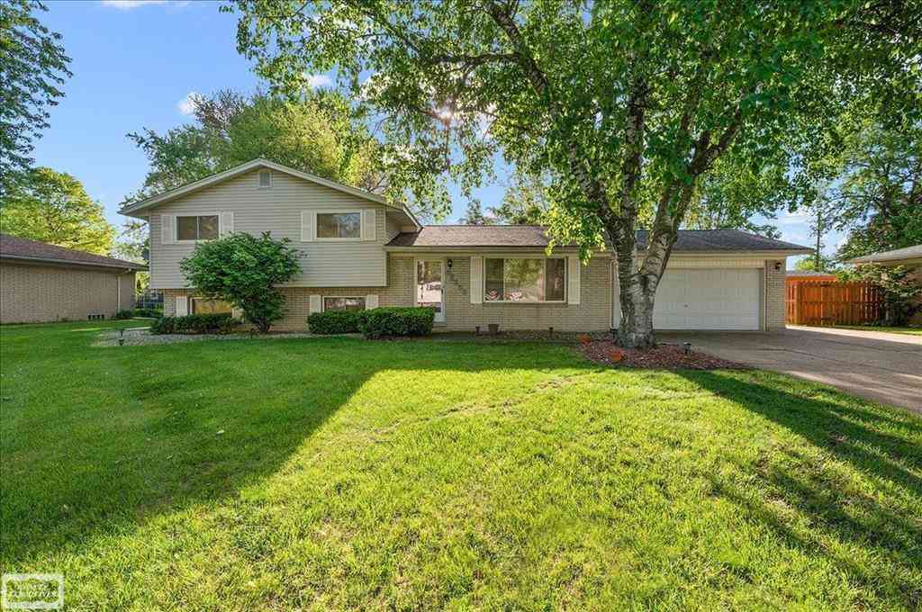 Homes For Sale - 53656 Lynnham Lane <br/> Shelby Twp, MI 48316