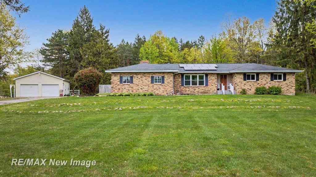 Homes For Sale - 8013 S Merrill Road <br/> Saginaw County, Saint Charles, MI 48655