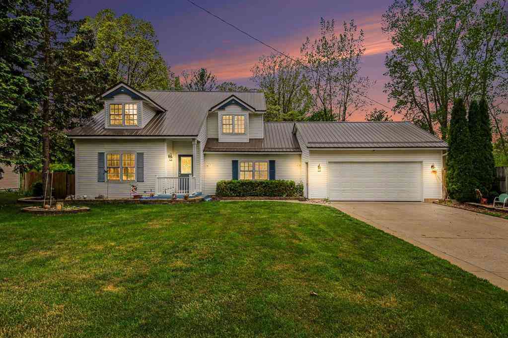 Homes For Sale - 12177 Reyburn Drive Ne NE<br/> Kent County, Sparta, MI 49345
