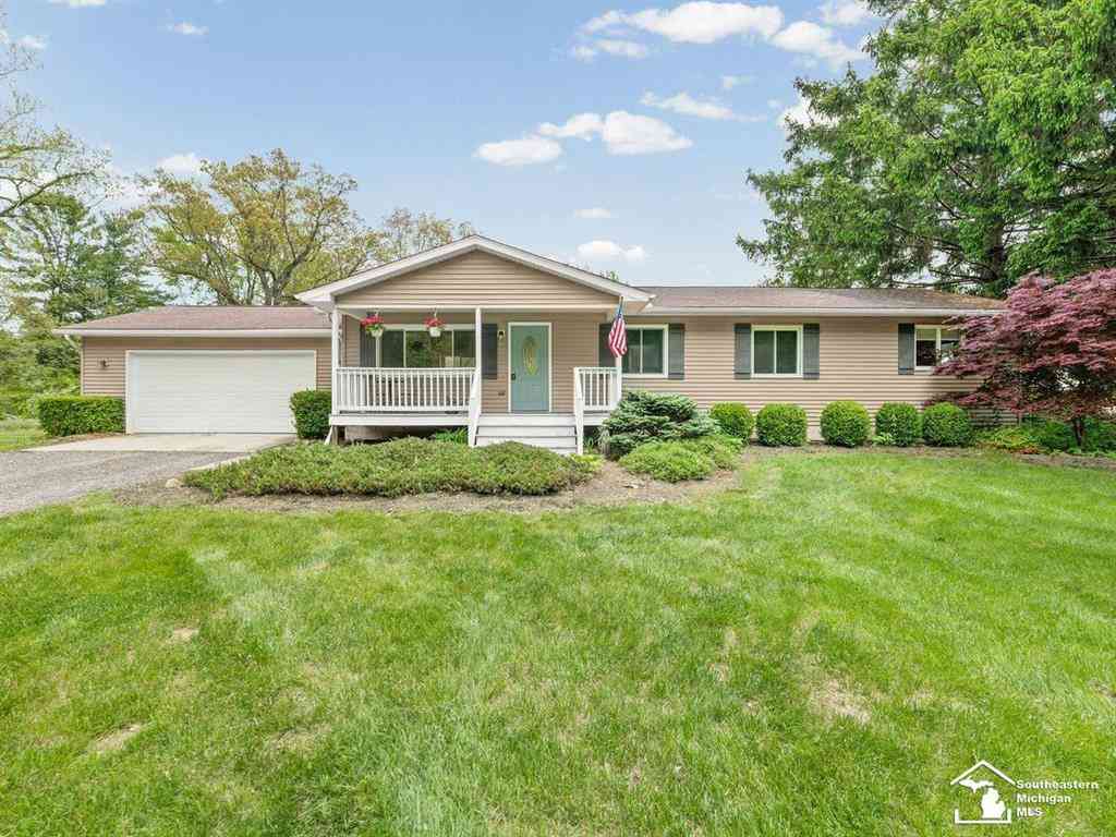 Homes For Sale - 2037 Meanwell Road <br/> Monroe County, Dundee, MI 48131