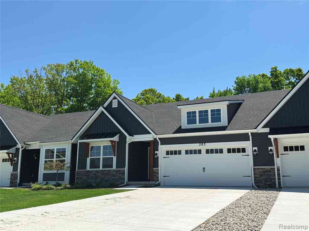 Condo For Sale - 283 Canyon Creek Court  #30<br/> Howell, MI 48843