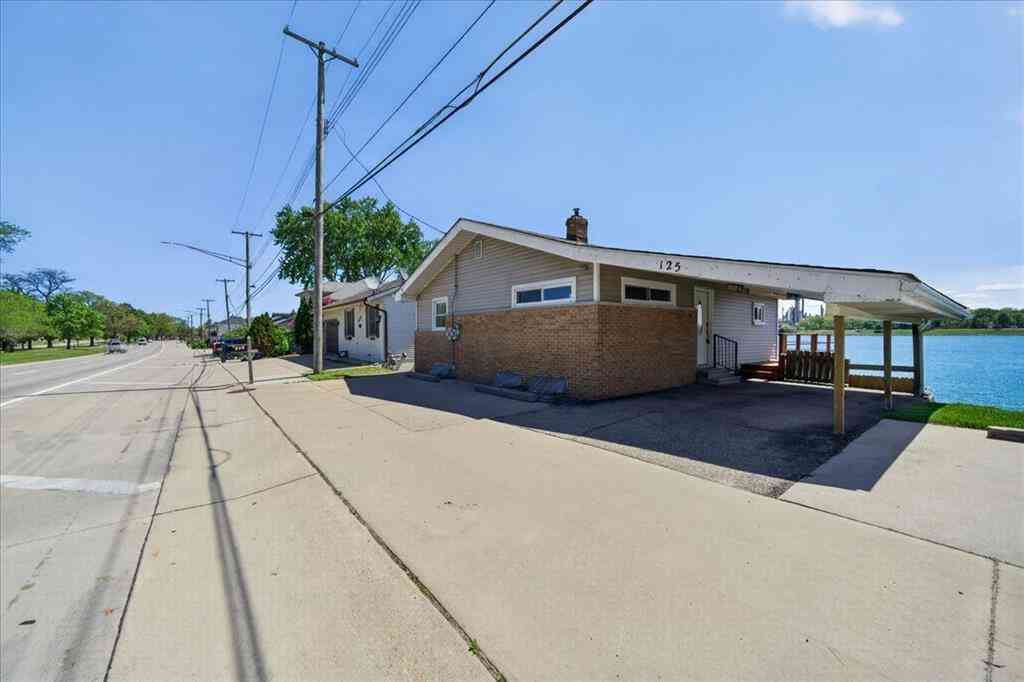 Homes For Sale - 125 Gratiot Boulevard <br/> Marysville, MI 48040