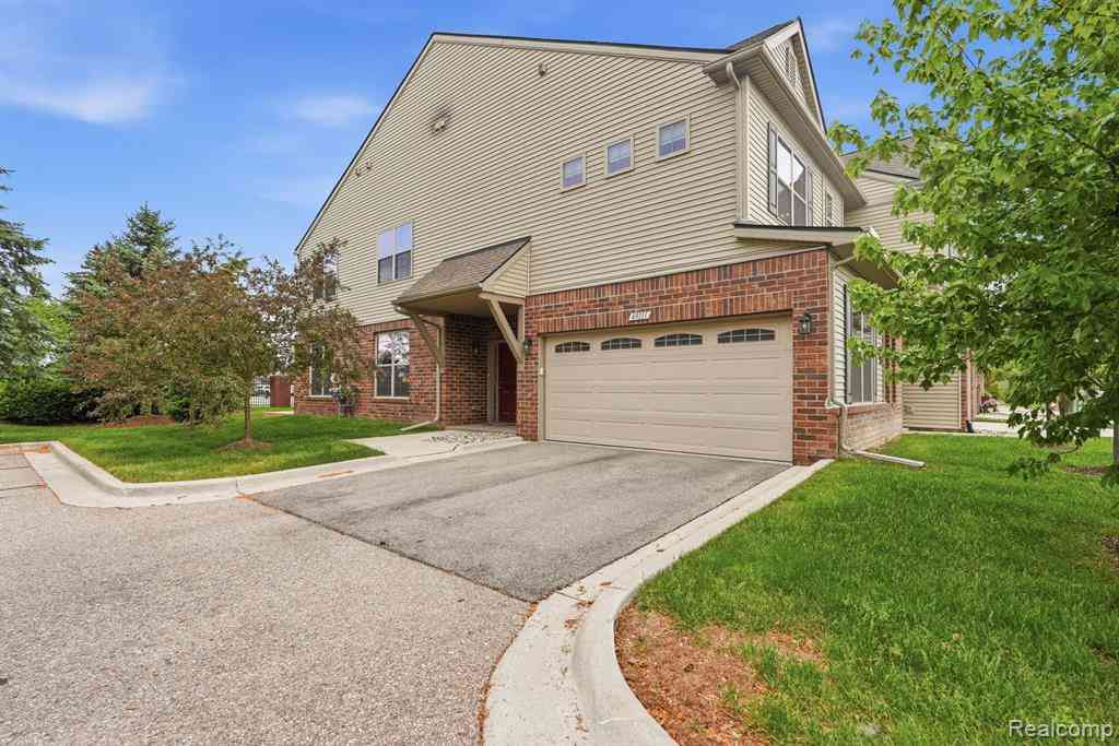Condo For Sale - 49111 Charnwood Drive <br/> Macomb, MI 48042