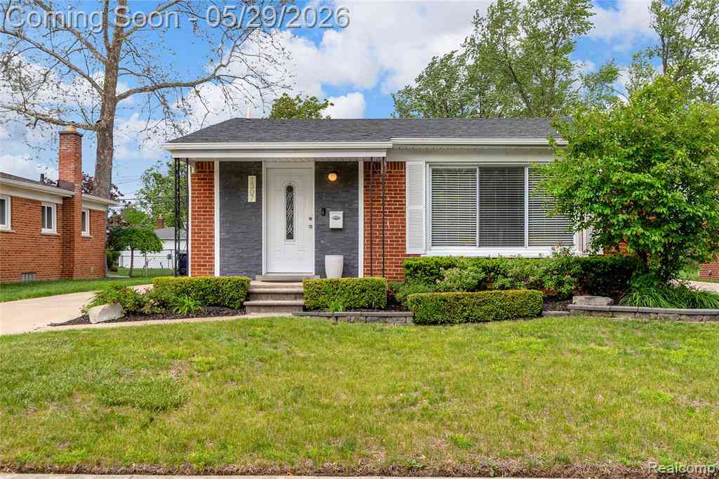 Homes For Sale - 1307 Englewood Avenue <br/> Royal Oak, MI 48073