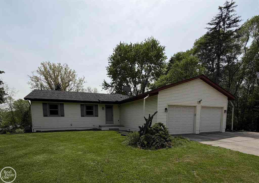 Homes For Sale - 4063 N River Road <br/> Fort Gratiot, MI 48059