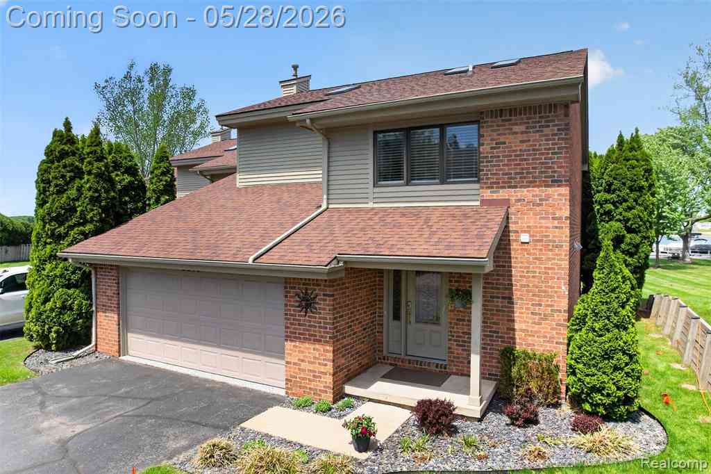 Condo For Sale - 2214 Bowles Street <br/> Fenton, MI 48430