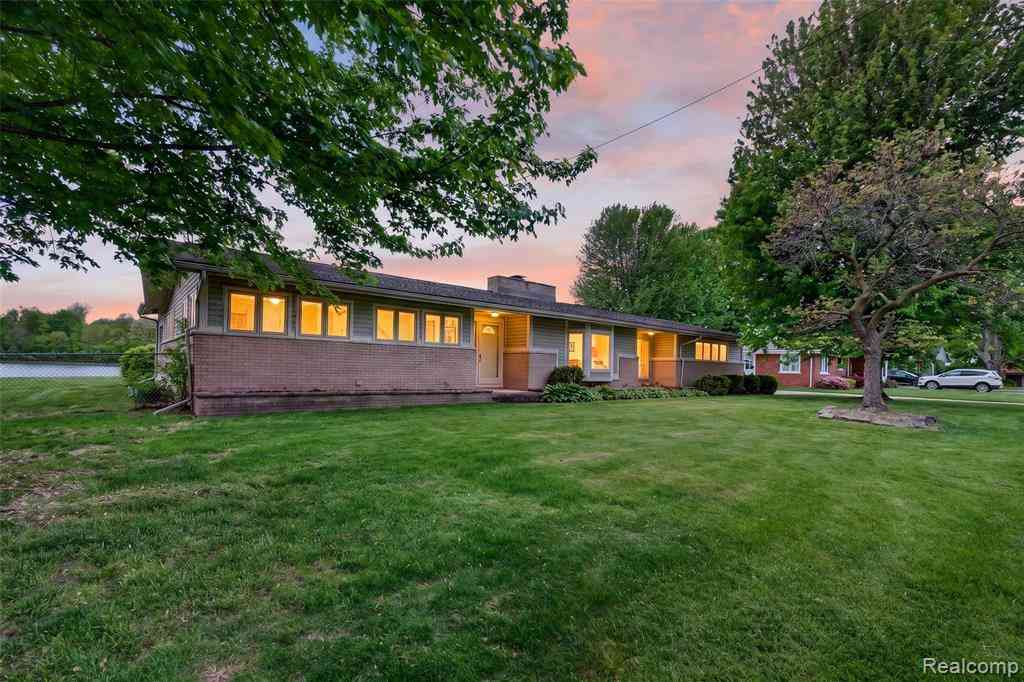 Homes For Sale - 26995 James Avenue <br/> Wayne County, Flat Rock, MI 48134