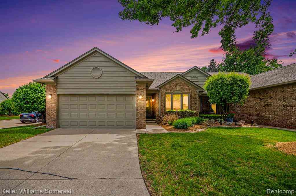 Condo For Sale - 4432 Thornwood Court <br/> Warren, MI 48092