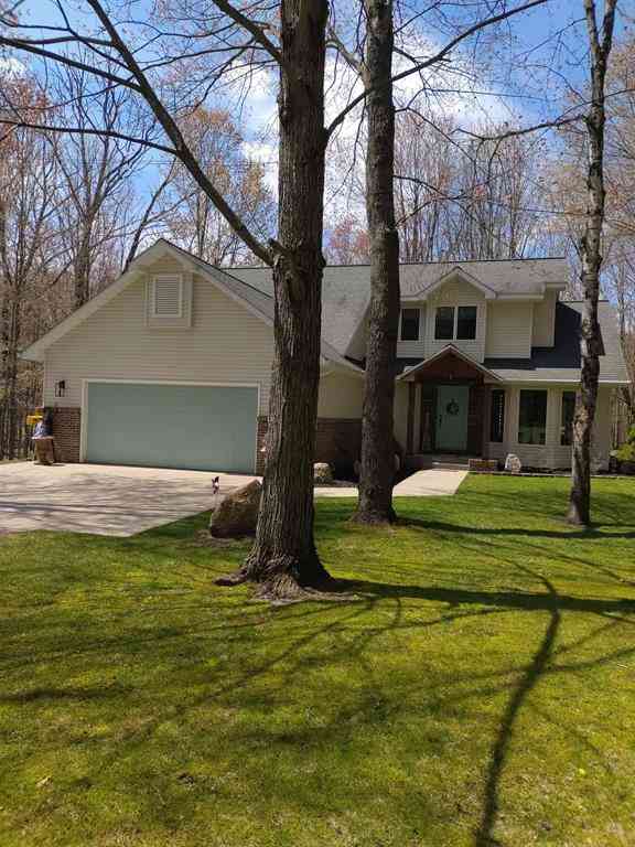 Homes For Sale - 5490 Oak  <br/> Farwell, MI 48622