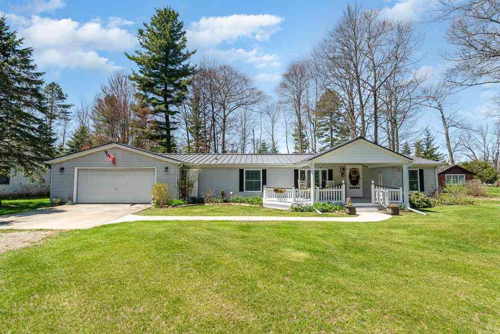 Homes For Sale - 2423 West Drive <br/> Tawas City, MI 48763