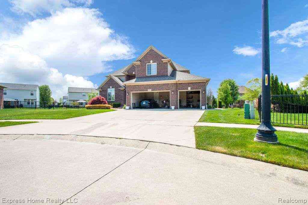 Homes For Sale - 56713 Peach Tree Lane <br/> Macomb, MI 48042
