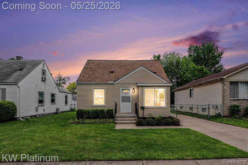 Homes For Sale - 19070 Melvin Street <br/> Macomb County, Roseville, MI 48066