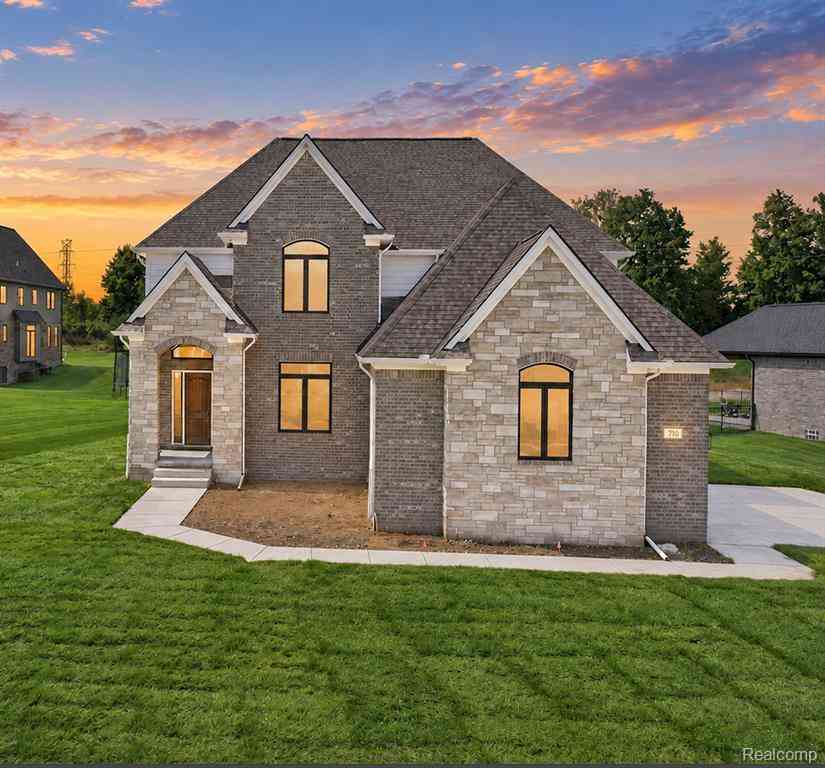 Homes For Sale - 710 Marlayna Drive <br/> Oxford, MI 48371