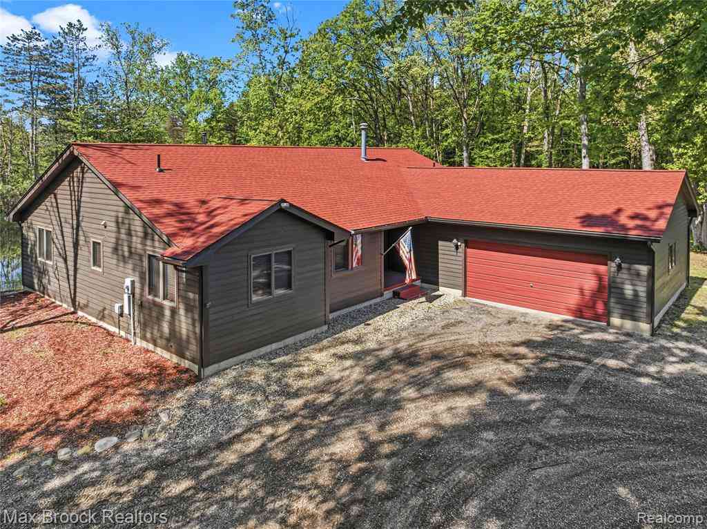 Homes For Sale - 892 W Barnes Lake Road <br/> Lapeer County, Columbiaville, MI 48421