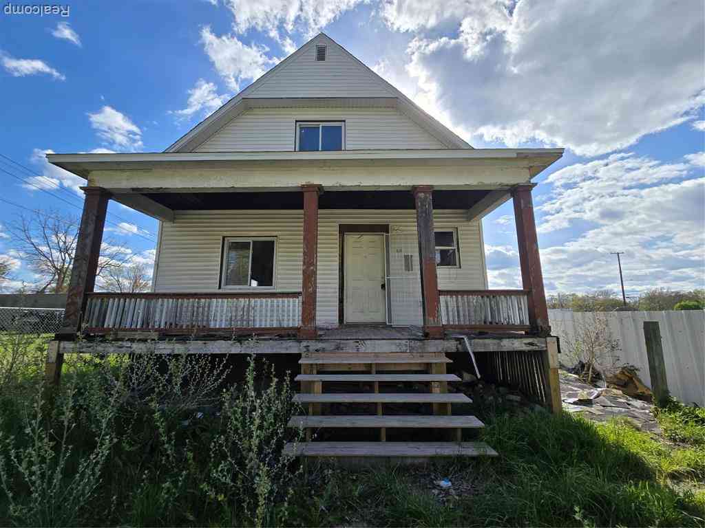 Homes For Sale - 611 S 4th Avenue <br/> Saginaw, MI 48607