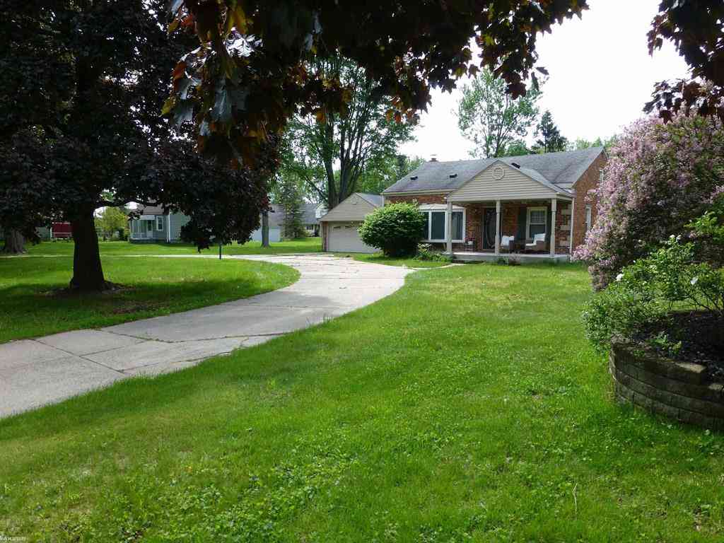 Homes For Sale - 5544 Meadow View Street <br/> Macomb County, Sterling Heights, MI 48310